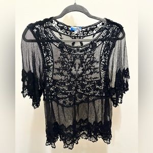 BLACK LACE TOP